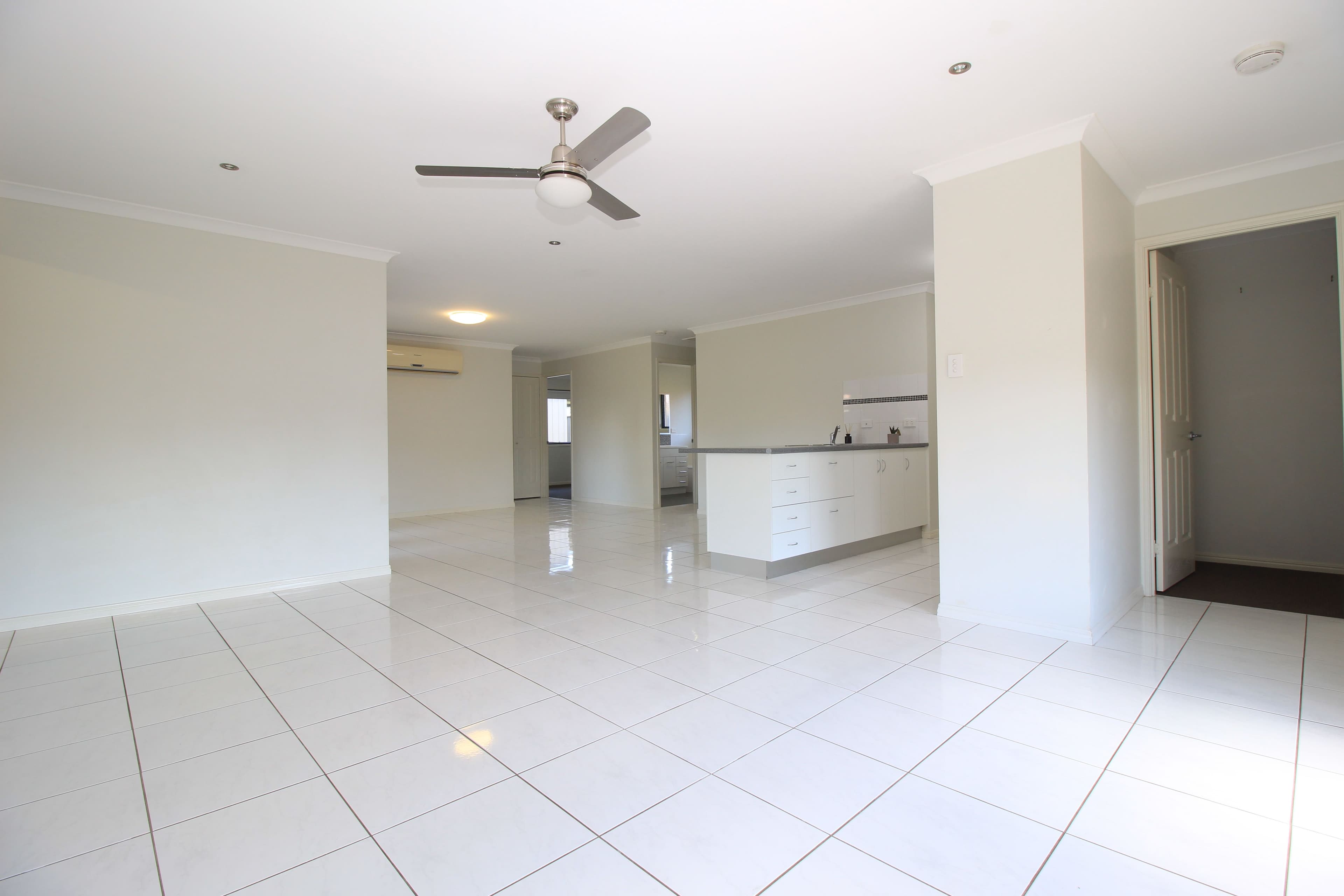 3 Berthun Street, Emerald QLD 4720, Emerald - Thumbnail 3