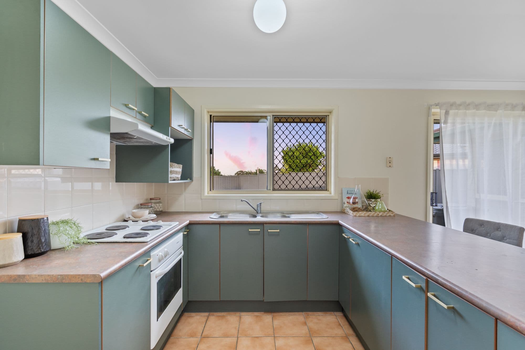 10 Robinson Crescent, Runcorn QLD 4113, Runcorn - Thumbnail 5