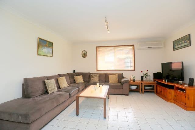 50 Jacaranda Drive, Georges Hall NSW 2198, Georges Hall - Thumbnail 2
