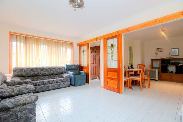50 Jacaranda Drive, Georges Hall NSW 2198, Georges Hall - Thumbnail 4