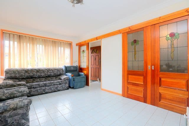 50 Jacaranda Drive, Georges Hall NSW 2198, Georges Hall - Thumbnail 5
