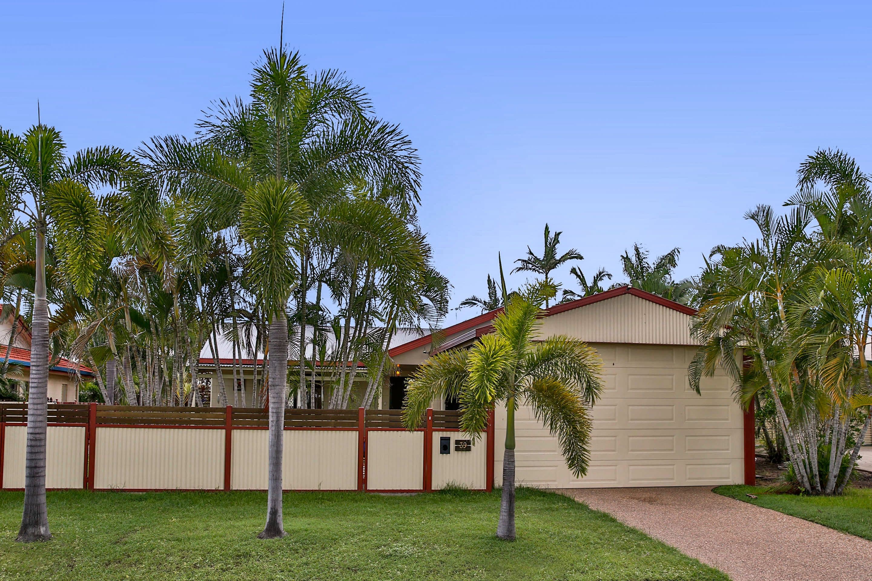 39 Barnett Street, Mount Louisa QLD 4814, Mount Louisa - Image 1