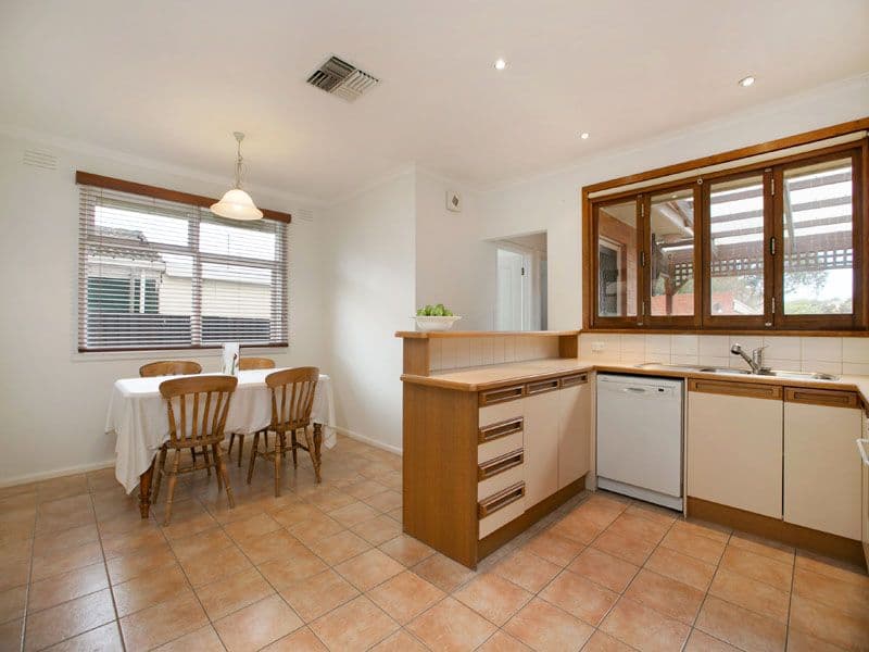 4 St Marks Close, DINGLEY VILLAGE VIC 3172, Dingley Village - Thumbnail 4