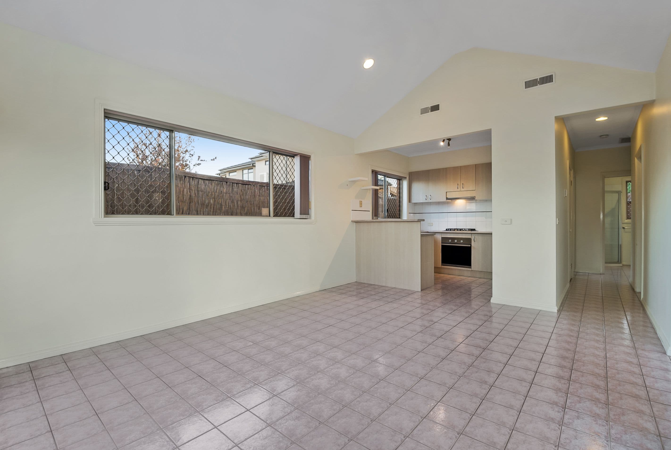 6 McCrae Street, Reservoir VIC 3073, Reservoir - Thumbnail 2