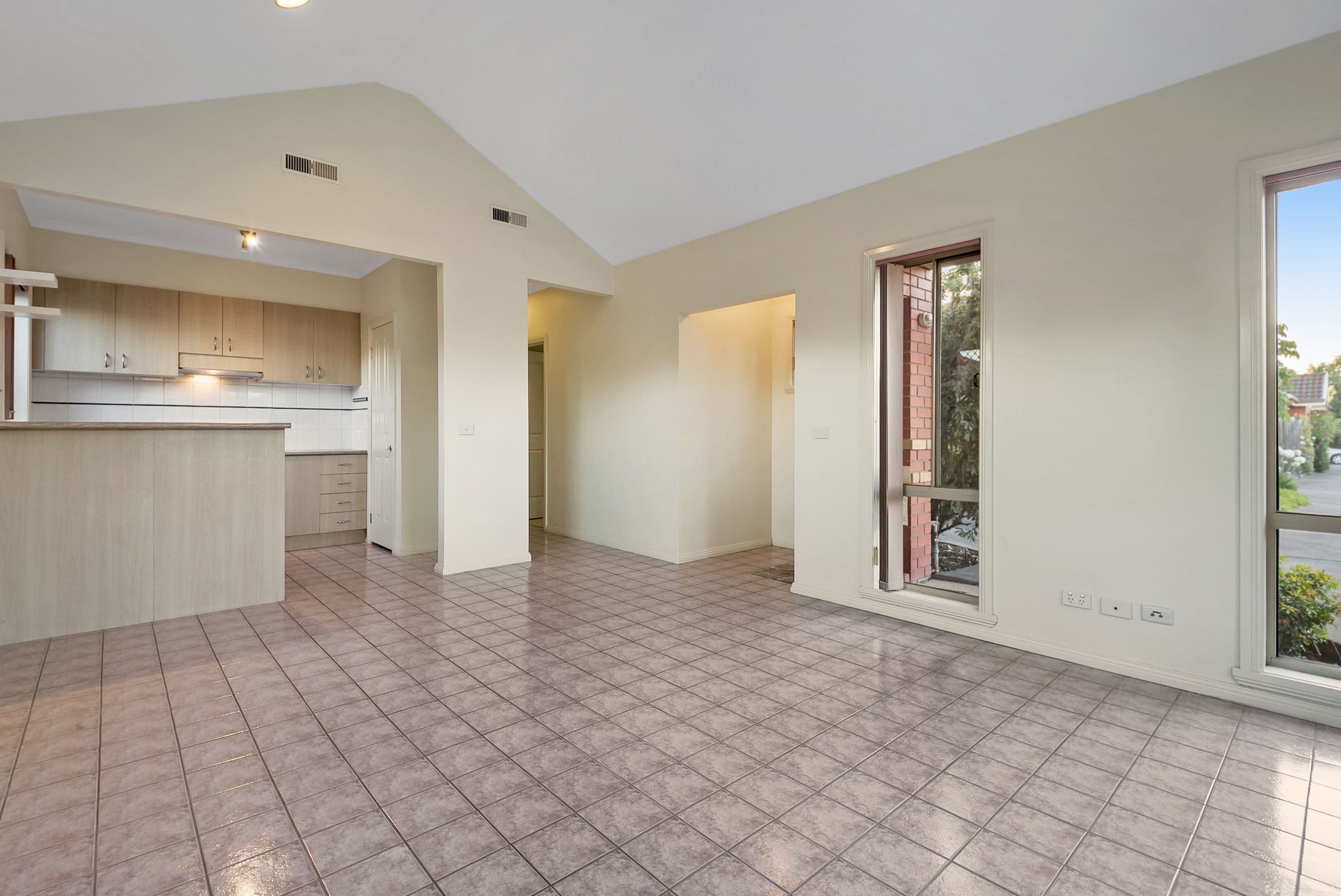 6 McCrae Street, Reservoir VIC 3073, Reservoir - Thumbnail 3