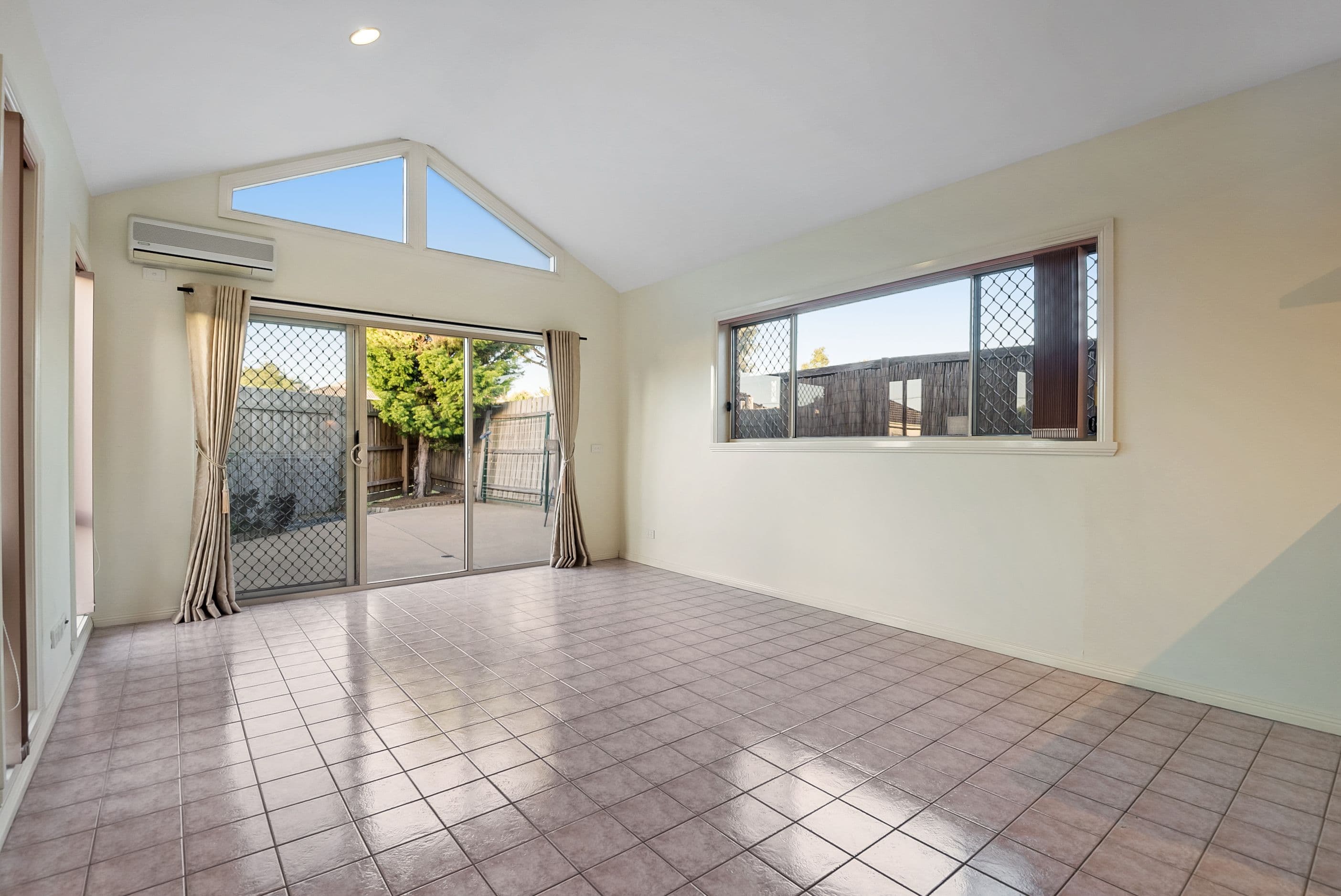6 McCrae Street, Reservoir VIC 3073, Reservoir - Thumbnail 4