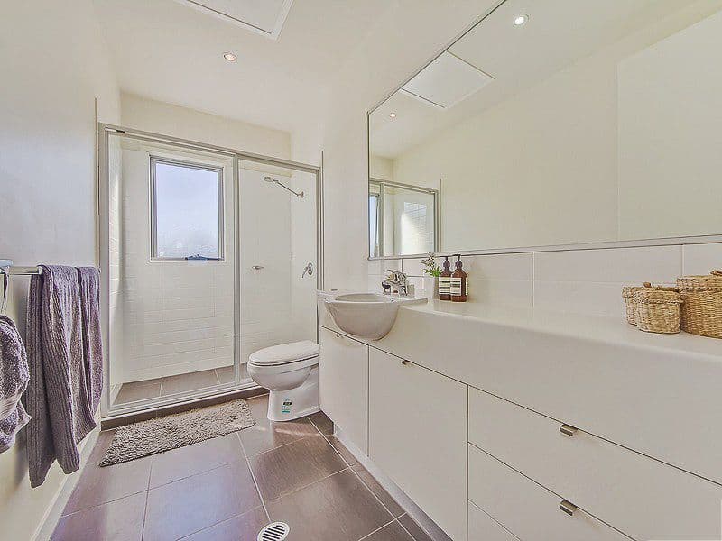 9 Emily Way, Varsity Lakes QLD 4227, Varsity Lakes - Thumbnail 8