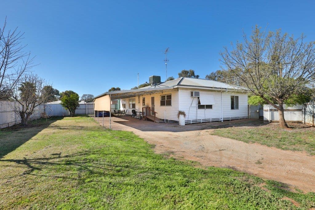 1 Alexander Street, Robinvale VIC 3549, Robinvale - Thumbnail 3
