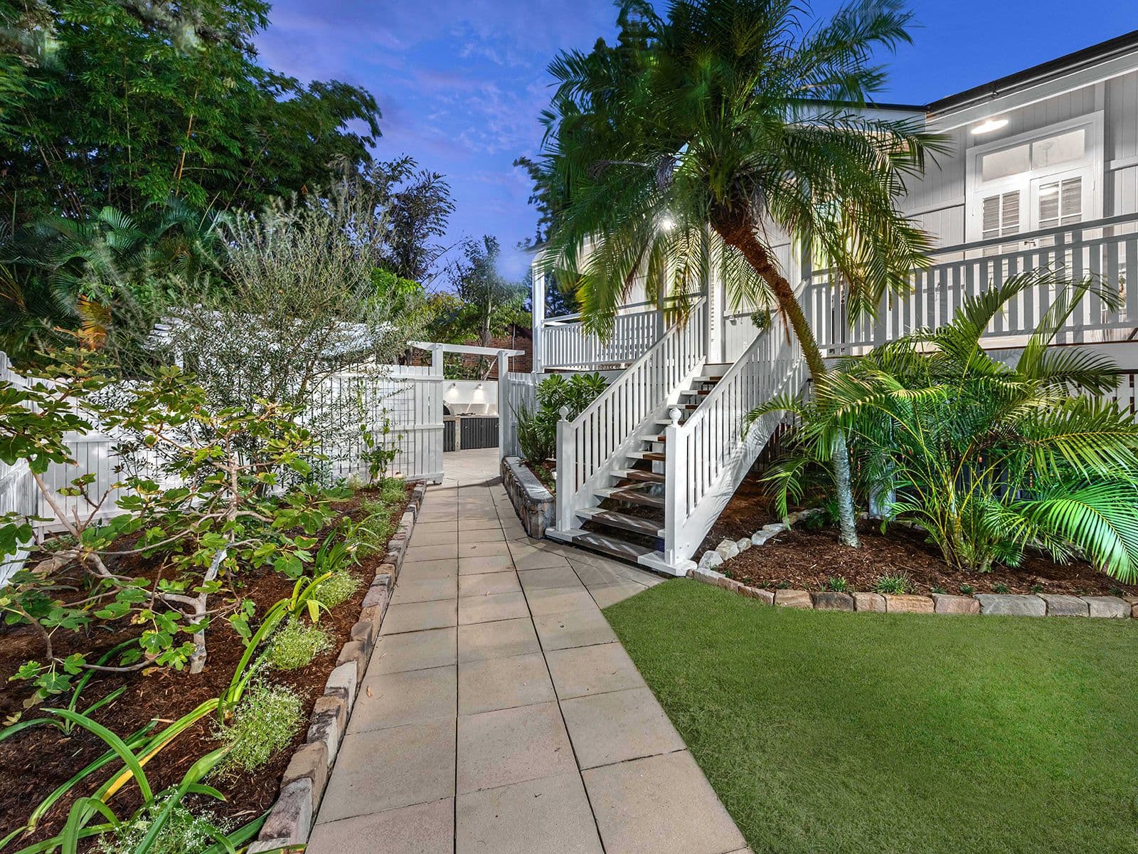 39 Strong Avenue, Graceville QLD 4075, Graceville - Thumbnail 2