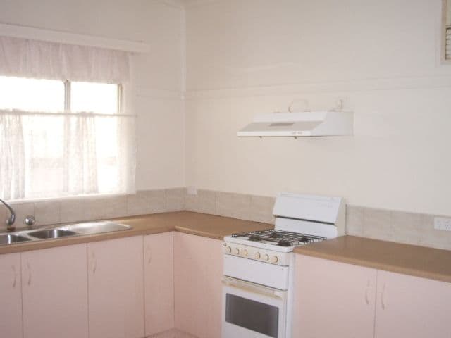 325 Wolfram Street, BROKEN HILL NSW 2880, Broken Hill - Thumbnail 4
