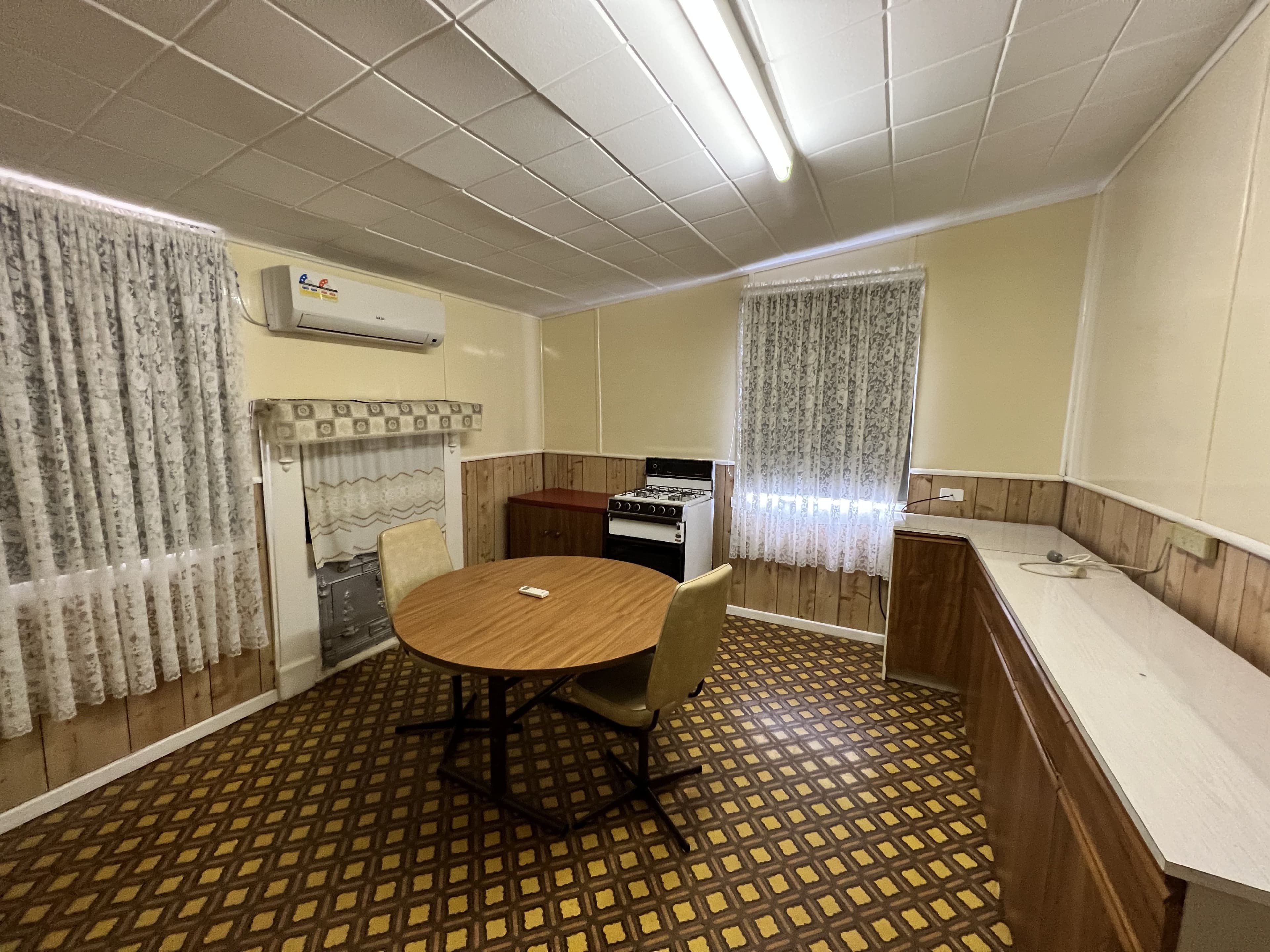 6 Wolfram Street, Broken Hill NSW 2880, Broken Hill - Thumbnail 2