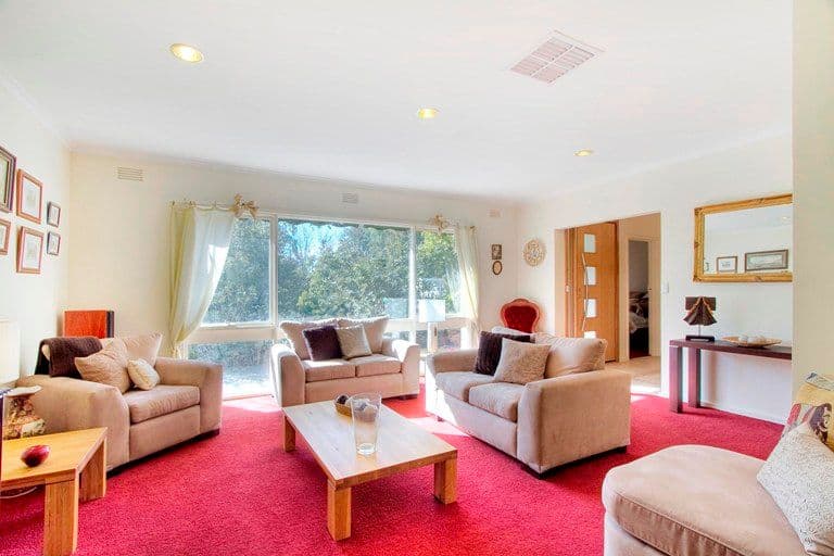 6 Debbie Court, DINGLEY VILLAGE VIC 3172, Dingley Village - Thumbnail 2