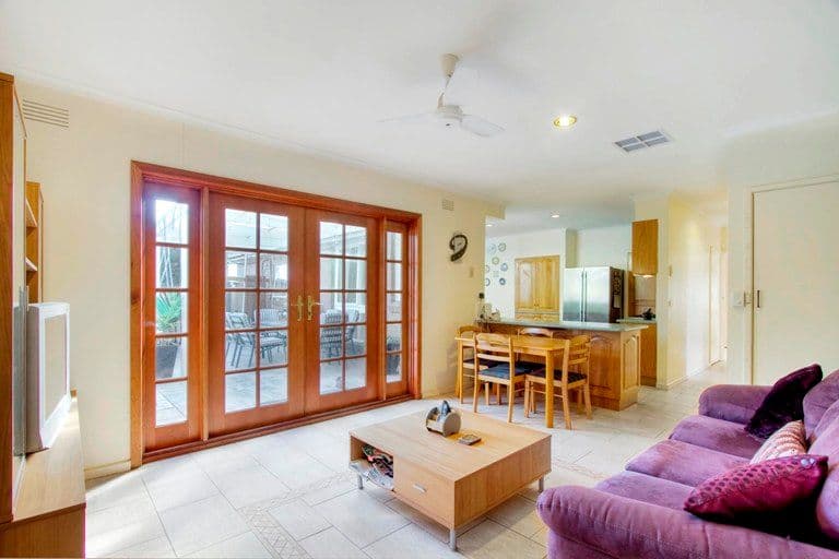 6 Debbie Court, DINGLEY VILLAGE VIC 3172, Dingley Village - Thumbnail 5