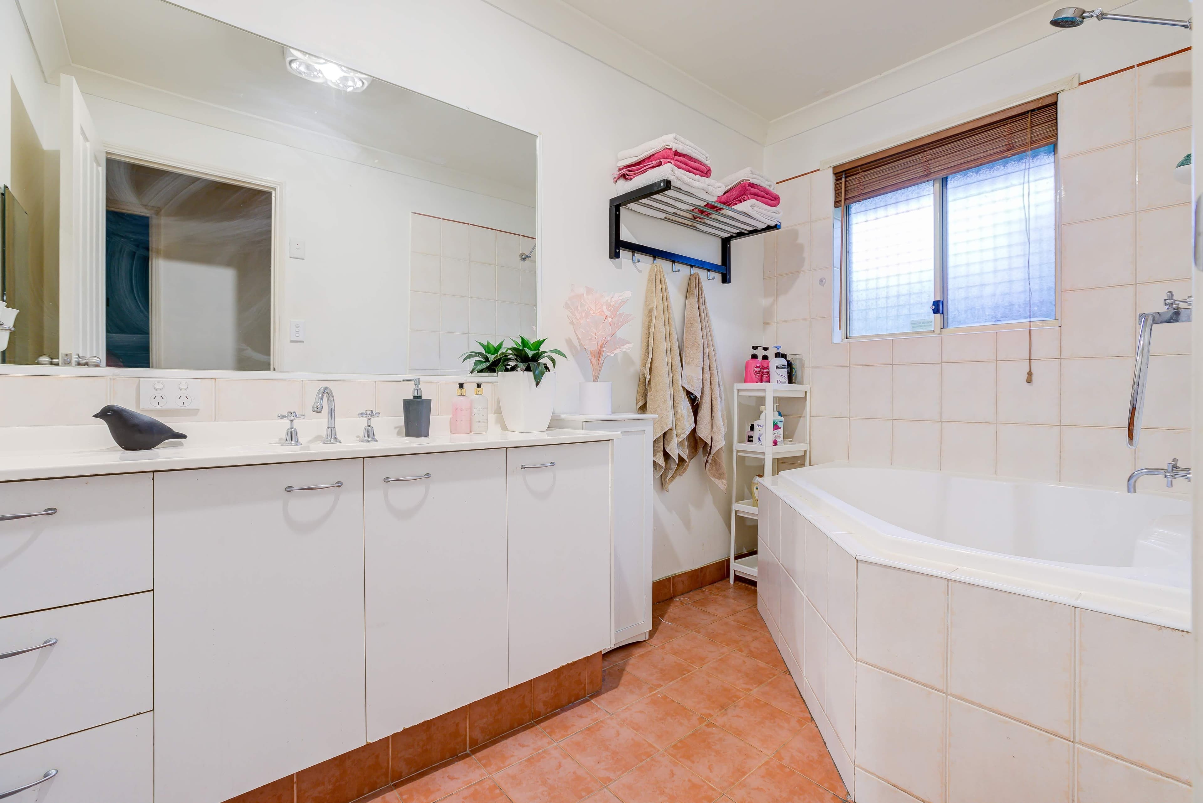67 Galapagos Way, Pacific Pines QLD 4211, Pacific Pines - Thumbnail 7