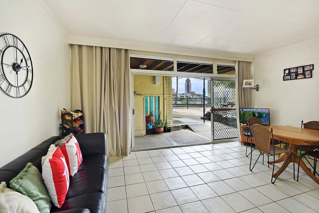 107 Stanhill Drive, Chevron Island QLD 4217, Chevron Island - Thumbnail 3