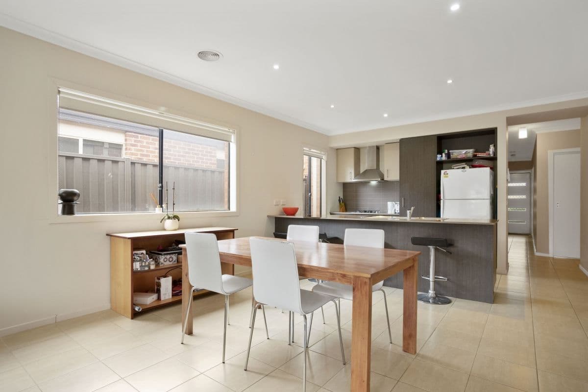 14 Landmark Crescent, Manor Lakes VIC 3024, Manor Lakes - Thumbnail 2