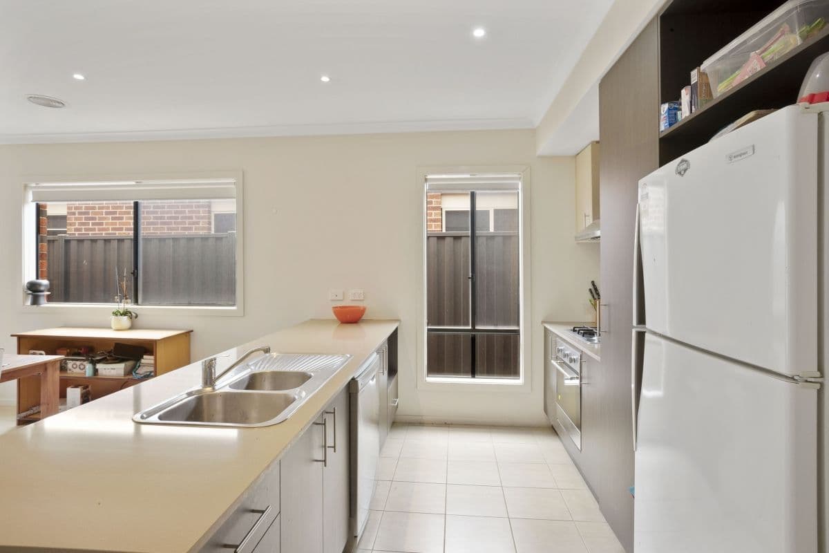 14 Landmark Crescent, Manor Lakes VIC 3024, Manor Lakes - Thumbnail 3