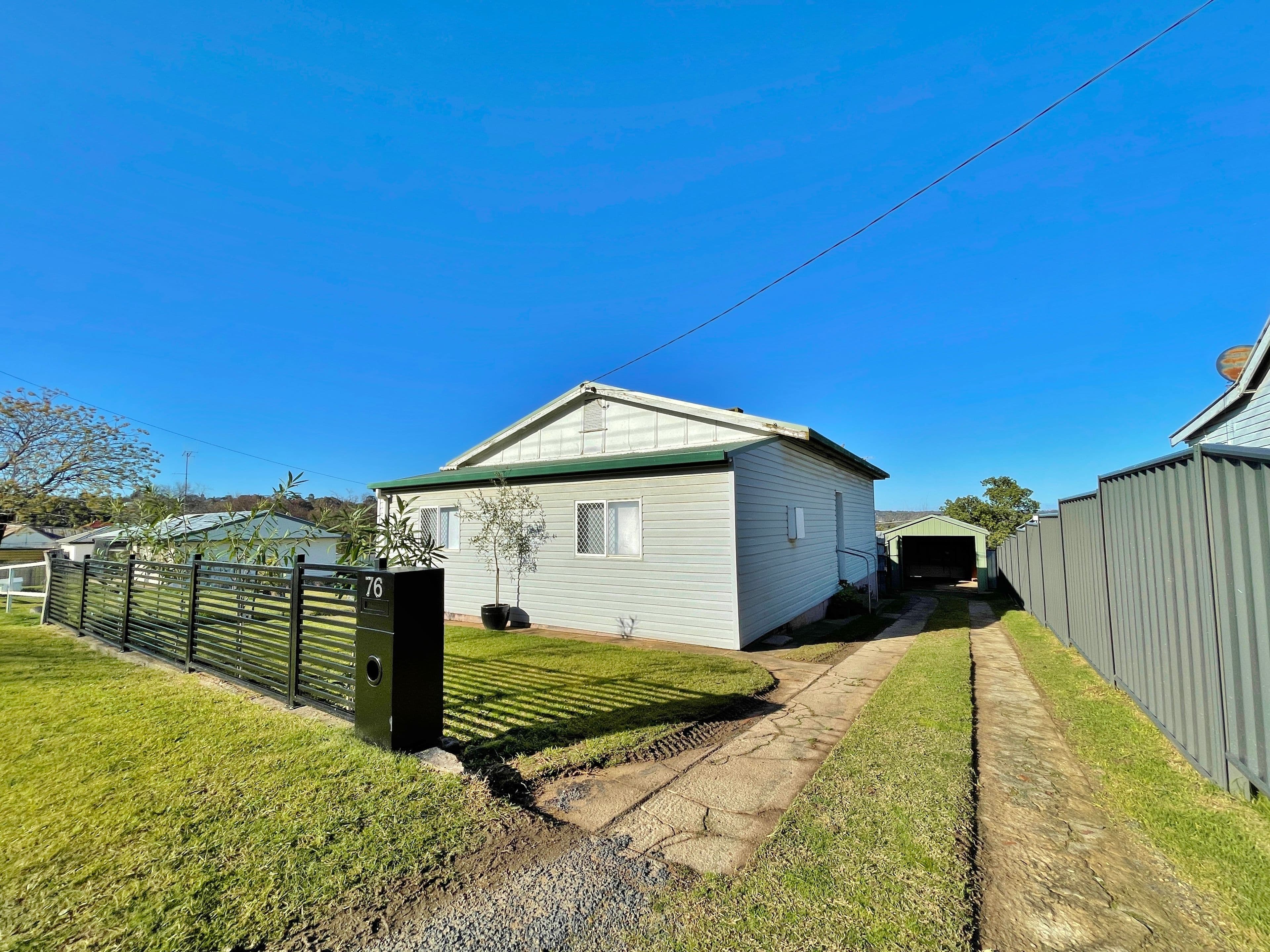 76 Brock Street, Young NSW 2594, Young - Thumbnail 2