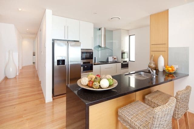 1  Wave Street, MERMAID BEACH QLD 4218, Mermaid Beach - Thumbnail 6
