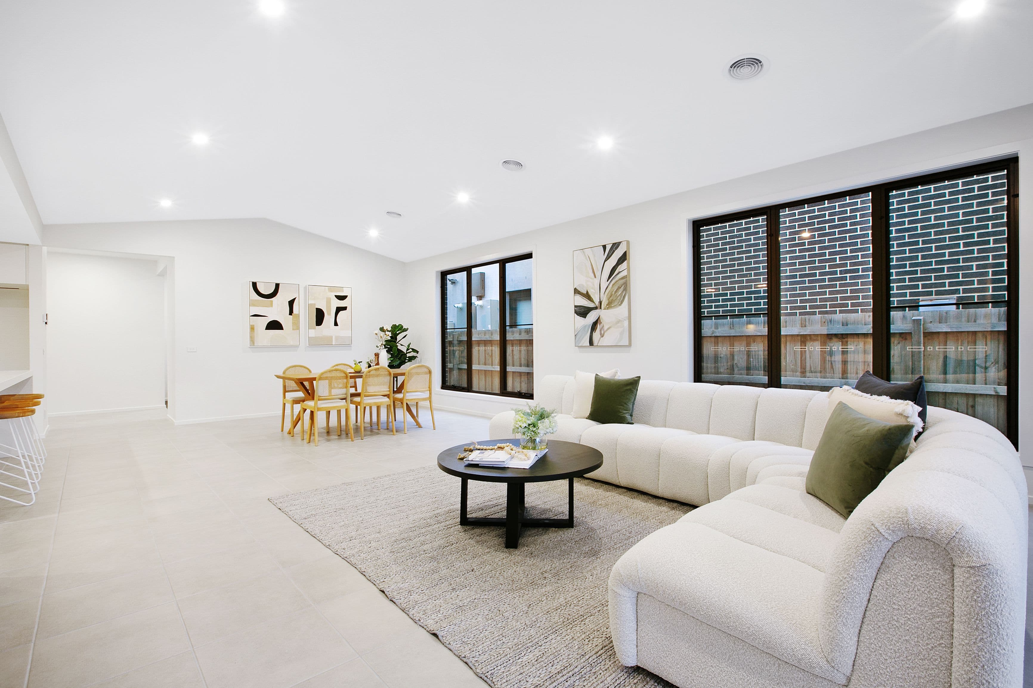 21 Robins Avenue, Reservoir VIC 3073, Reservoir - Thumbnail 3