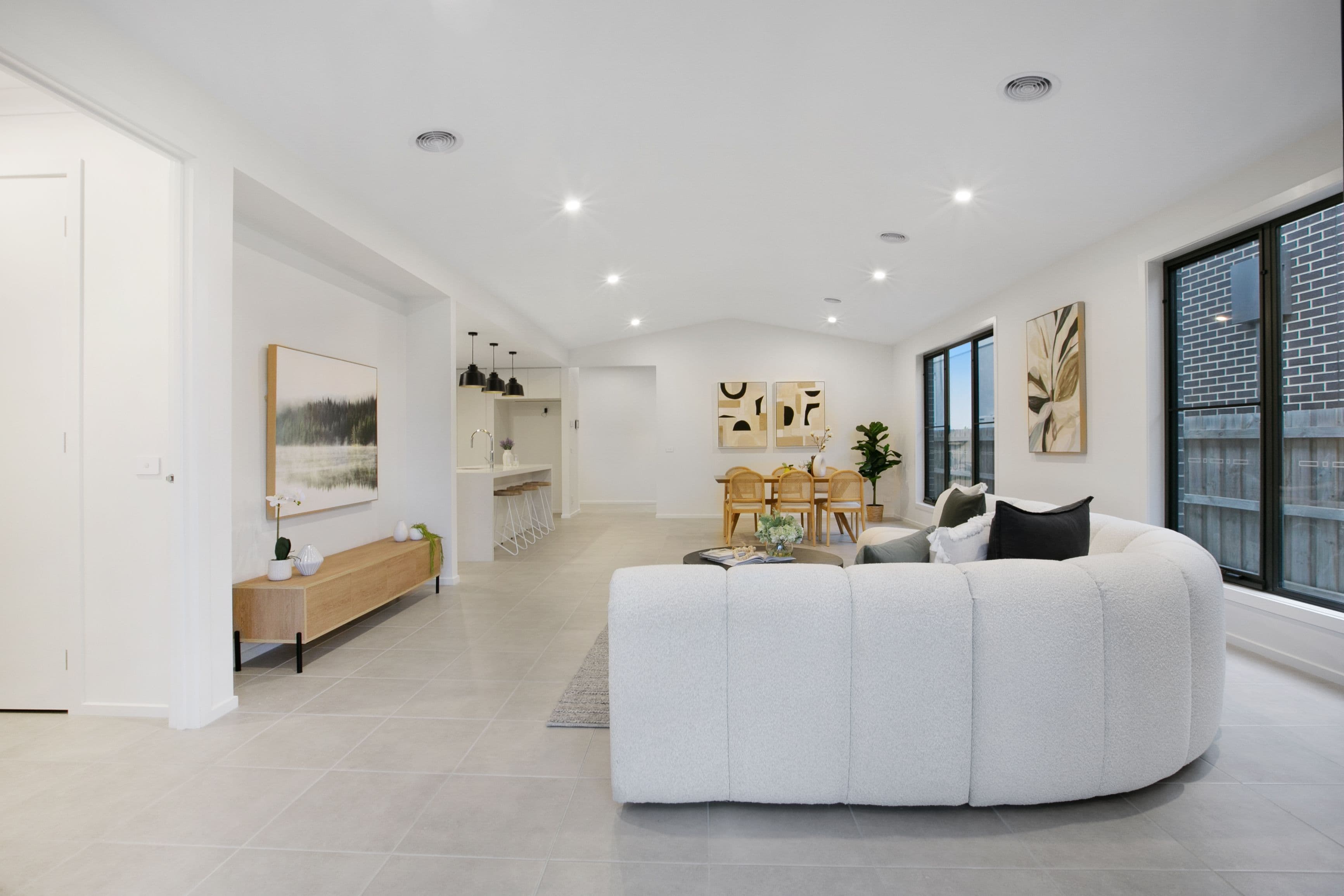 21 Robins Avenue, Reservoir VIC 3073, Reservoir - Thumbnail 4