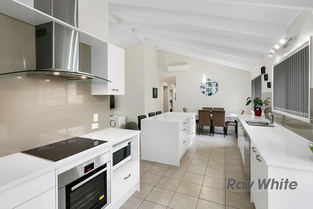 9 Quentin Street, Capalaba QLD 4157, Capalaba - Thumbnail 2