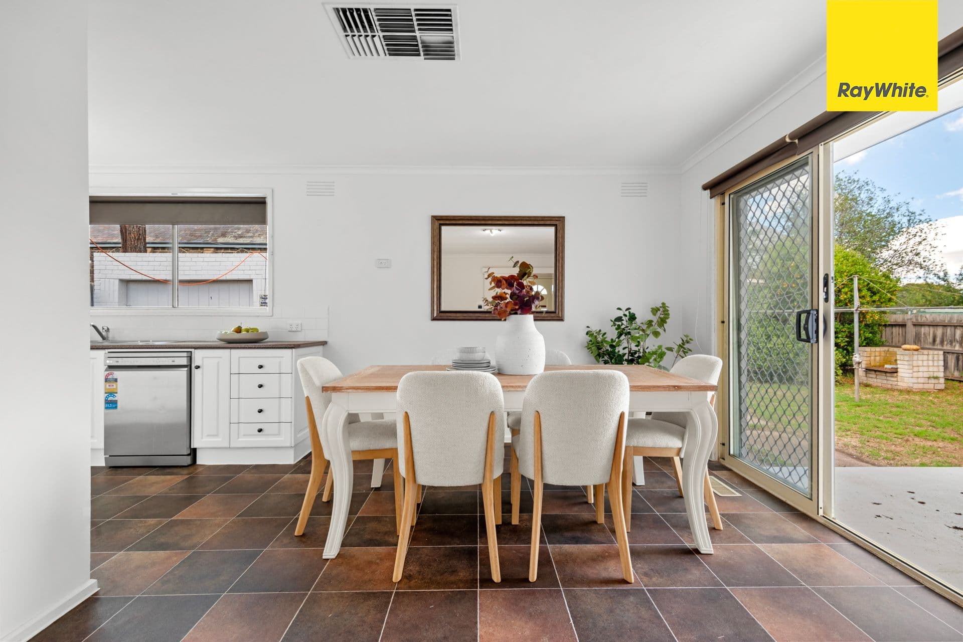 26 Riddle Drive, Melton VIC 3337, Melton - Thumbnail 8