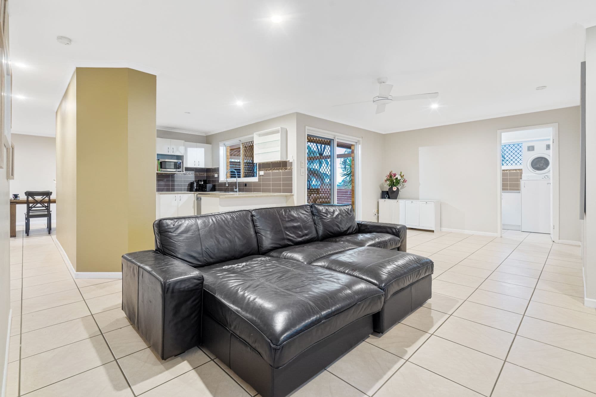 6 Leanne Court, Mount Warren Park QLD 4207, Mount Warren Park - Thumbnail 4
