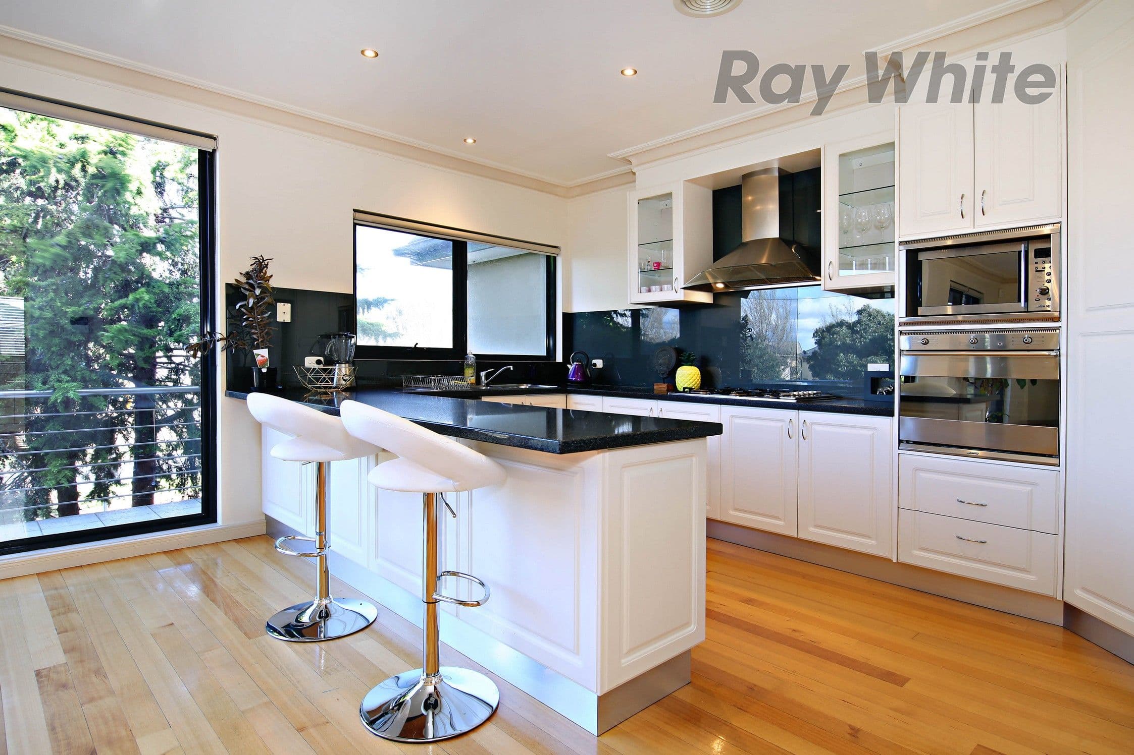 2 Sandlewood Lane, Sanctuary Lakes VIC 3030, Sanctuary Lakes - Thumbnail 3