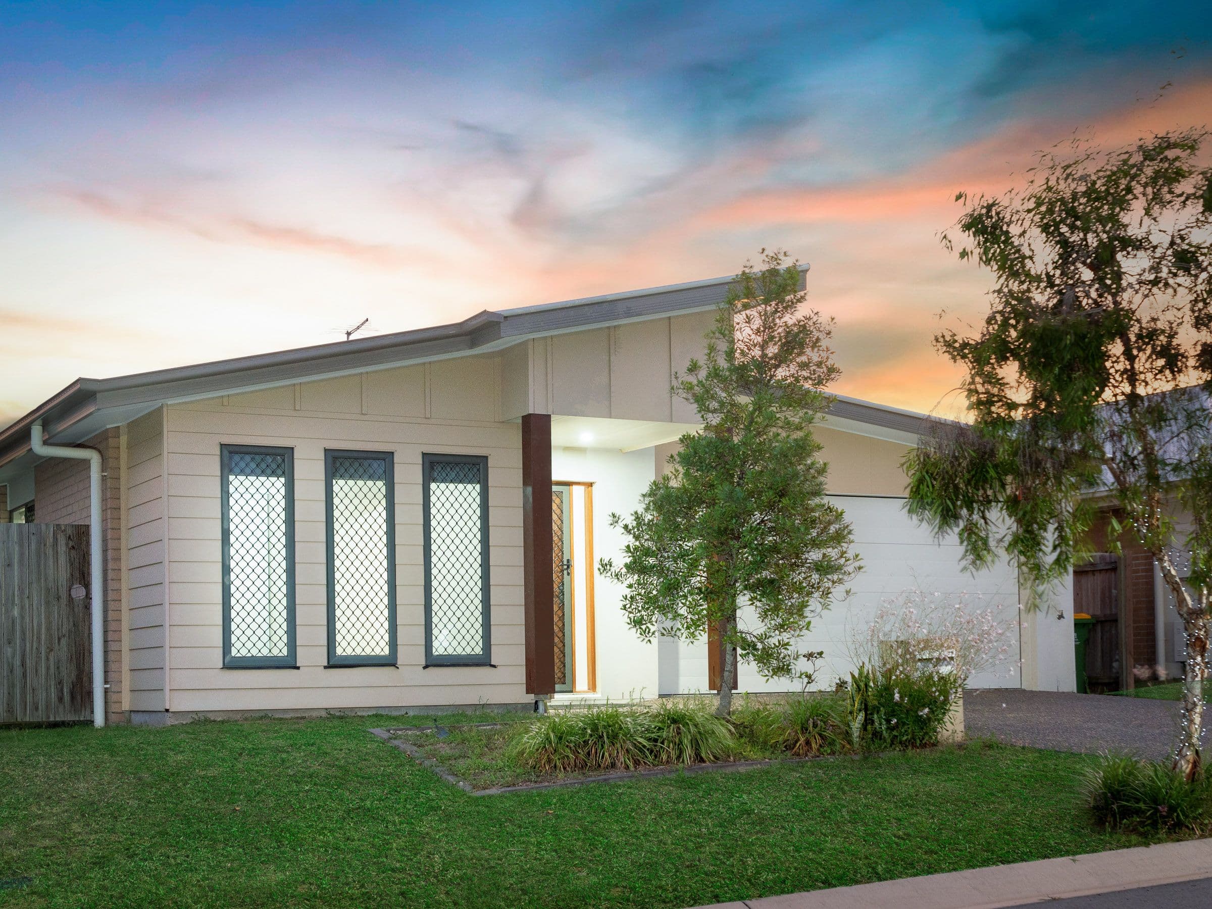 33 Stradbroke Crescent, Springfield Lakes QLD 4300, Springfield Lakes - Thumbnail 2