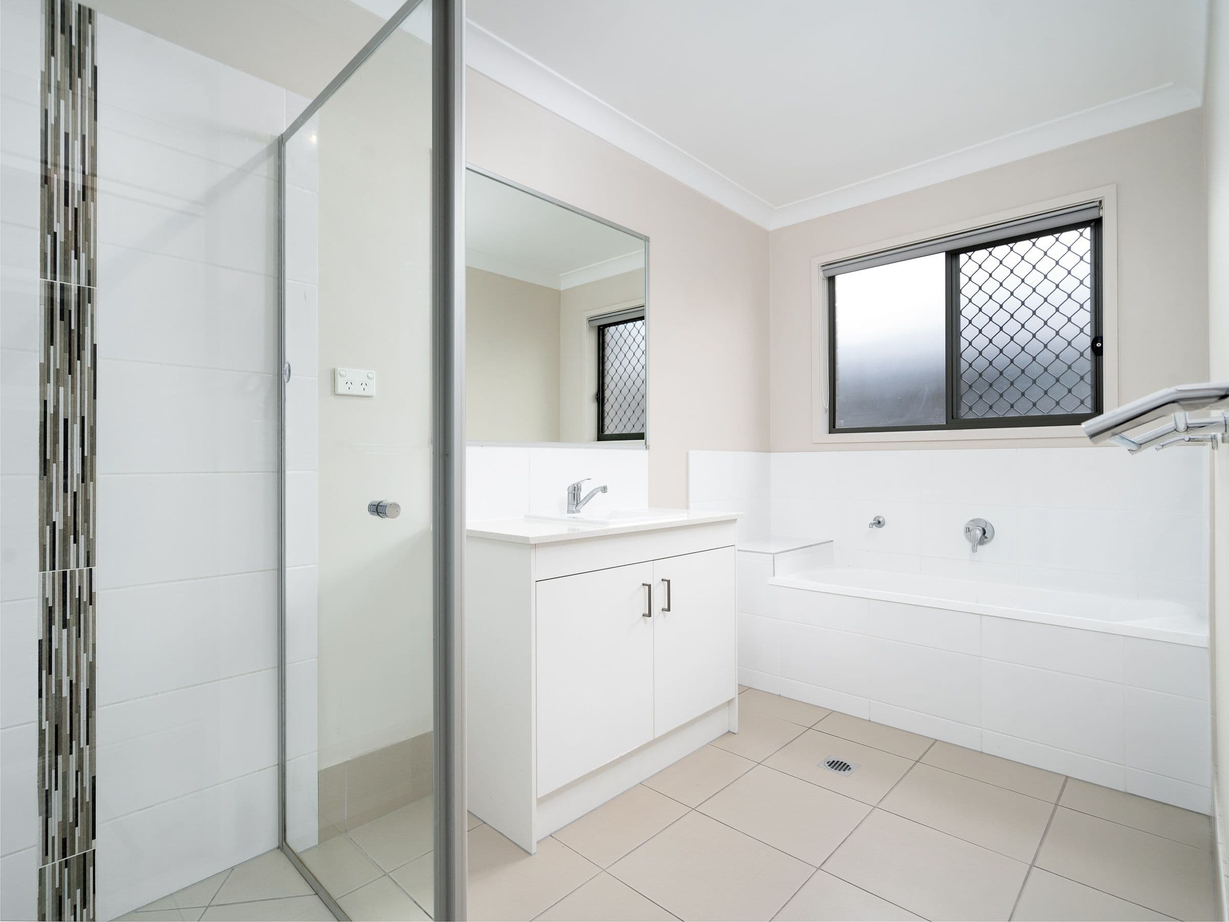 33 Stradbroke Crescent, Springfield Lakes QLD 4300, Springfield Lakes - Thumbnail 8