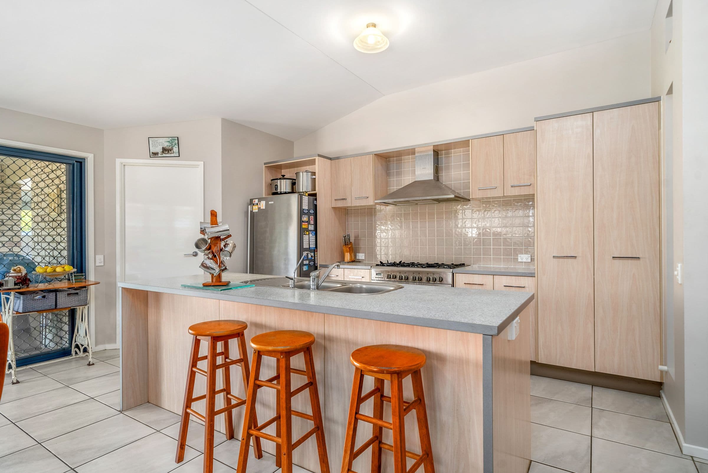 17 Michele Avenue, Highfields - Thumbnail 6