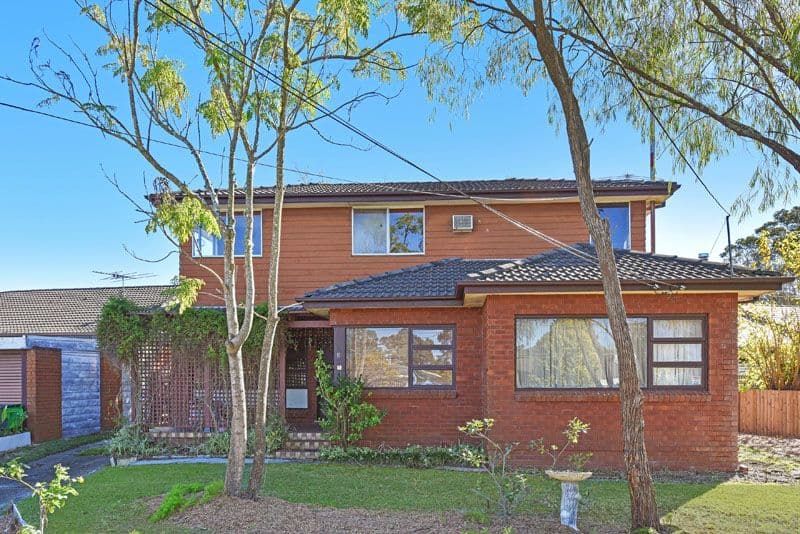 8 Brett Avenue, Hornsby Heights - Image 1