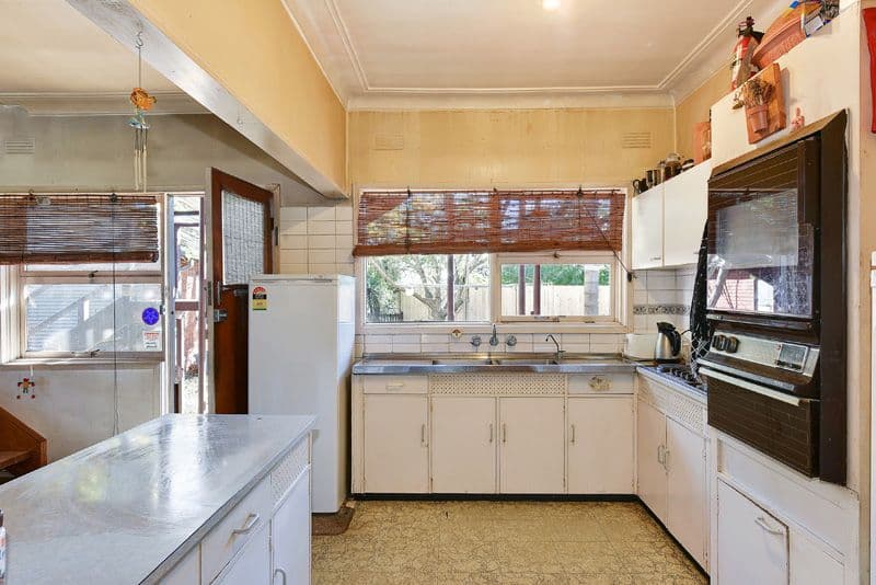8 Brett Avenue, Hornsby Heights - Thumbnail 3
