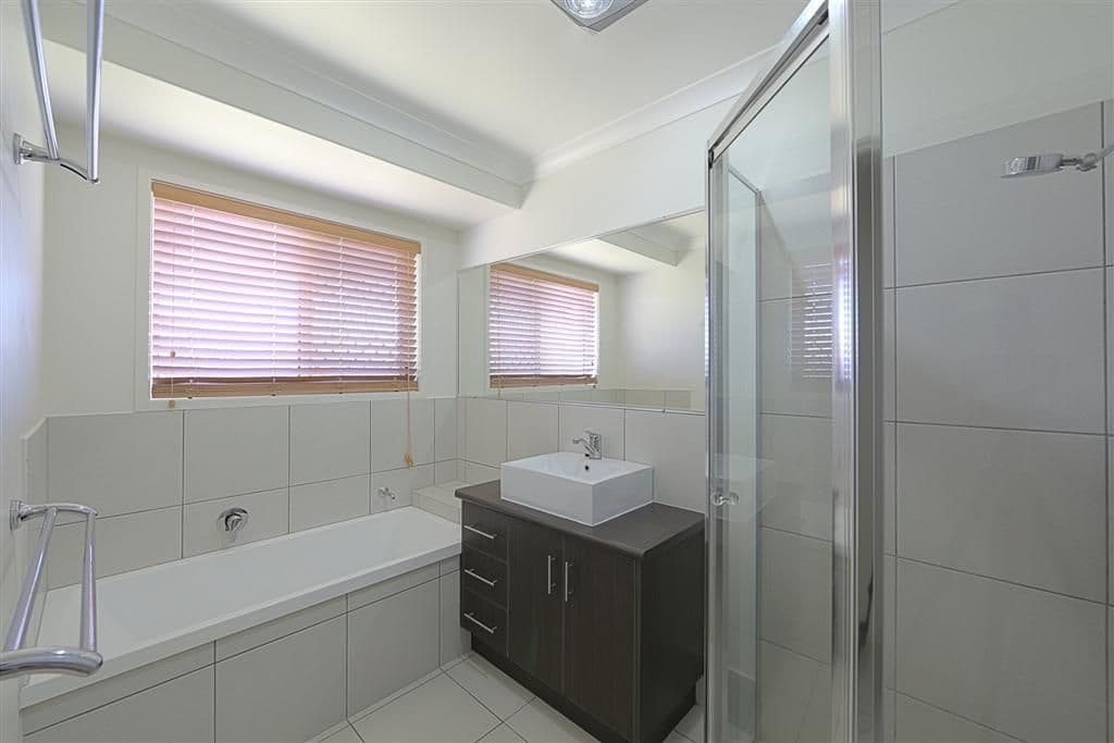 10 Sanctuary Drive, ASHFIELD QLD 4670, Ashfield - Thumbnail 2