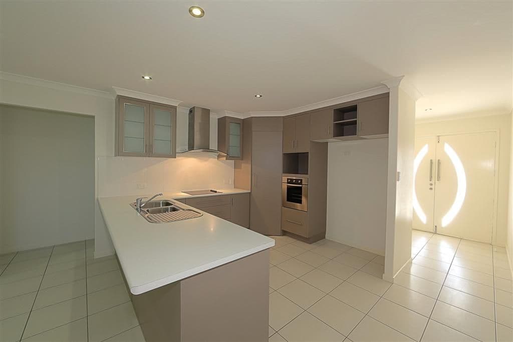10 Sanctuary Drive, ASHFIELD QLD 4670, Ashfield - Thumbnail 3