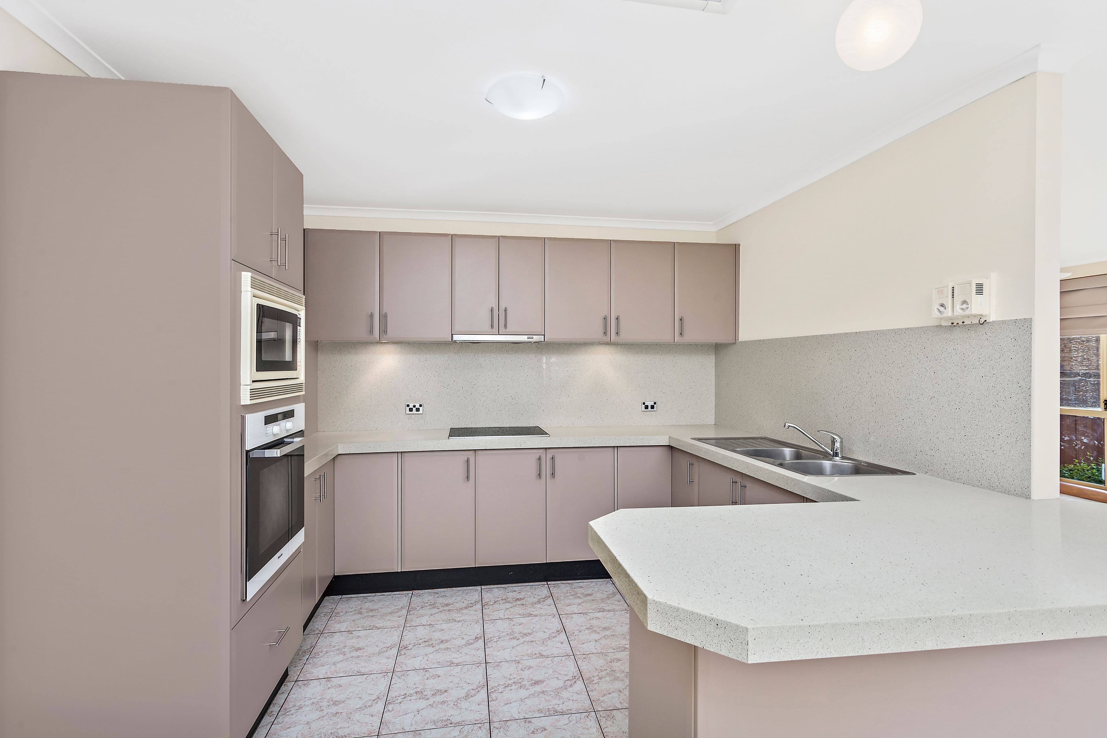 20 Windsor Crescent, Brownsville - Image 1