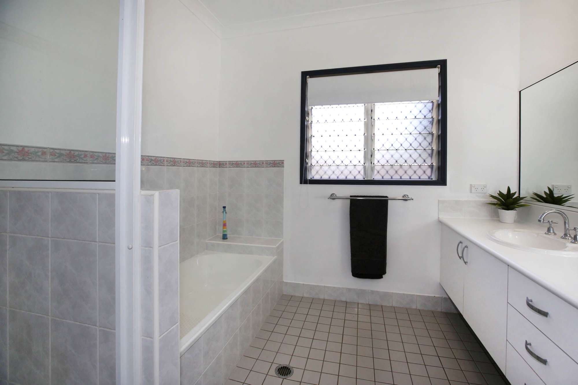 42 Eureka Crescent, KIRWAN QLD 4817, Kirwan - Thumbnail 8