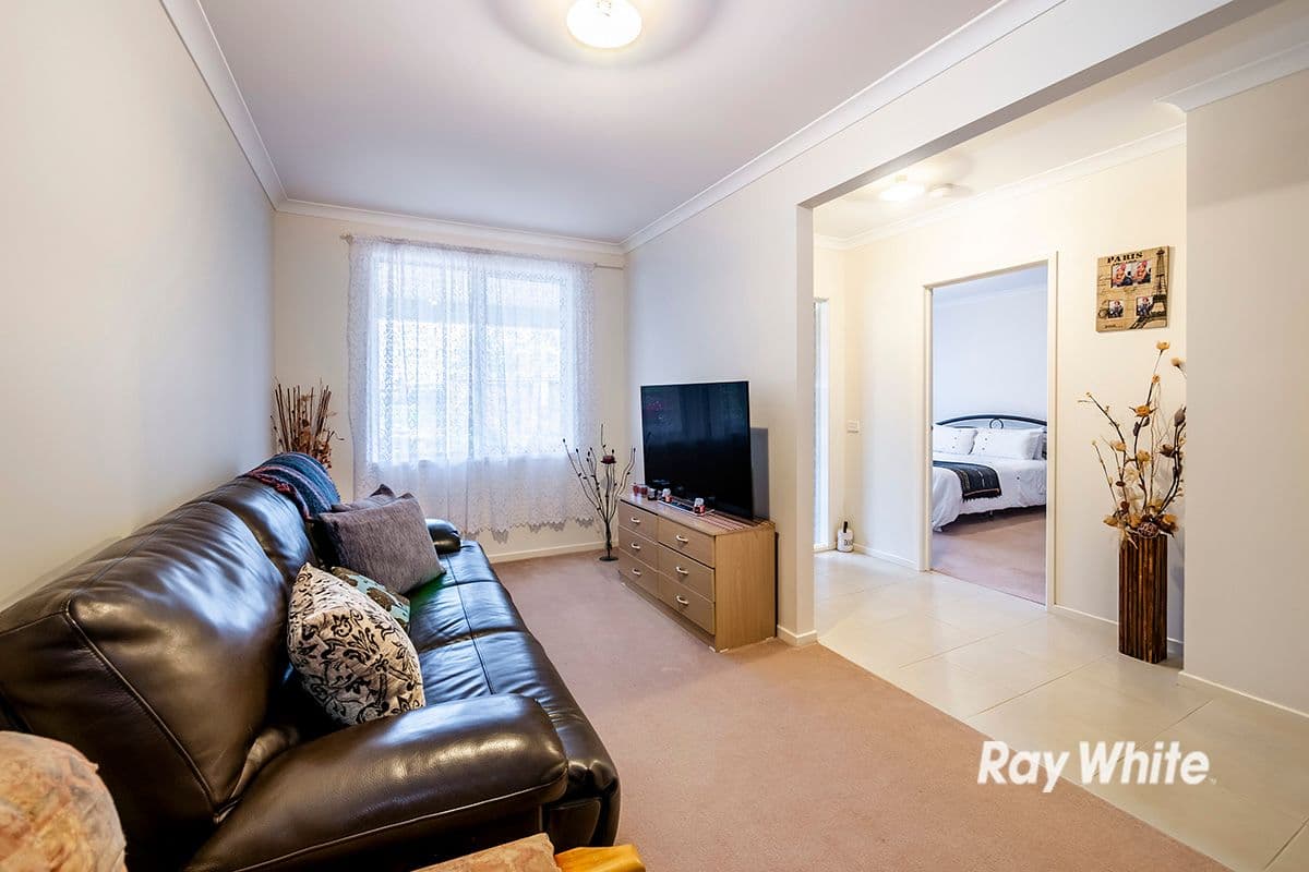 160 Selandra Boulevard, Clyde North VIC 3978, Clyde North - Thumbnail 2