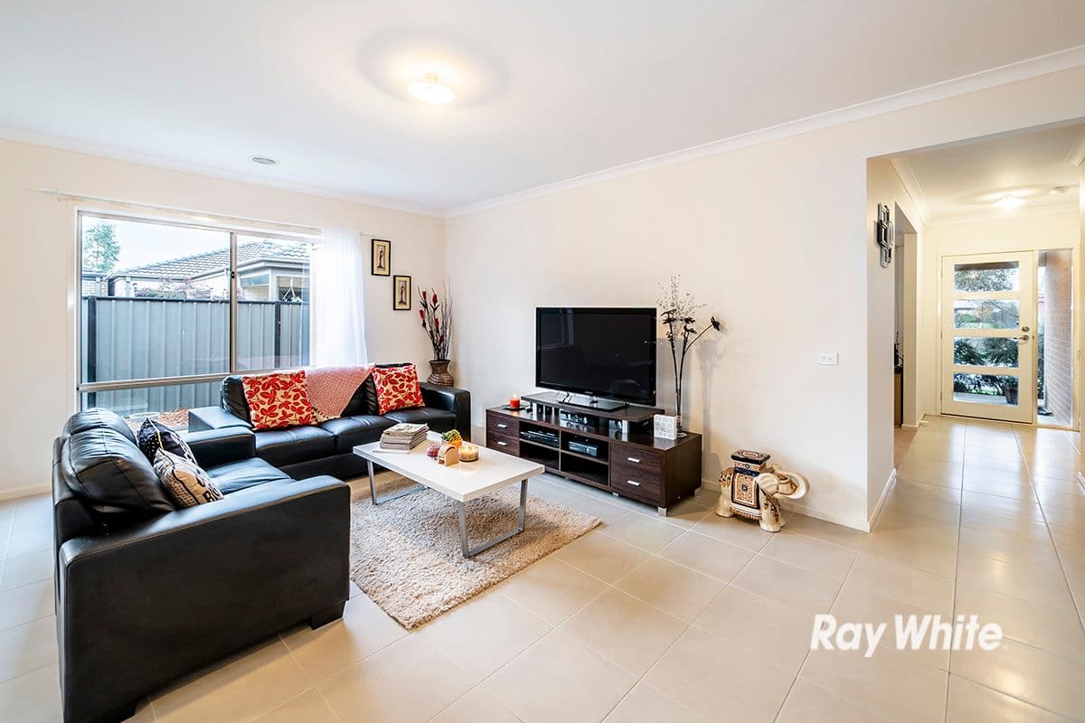 160 Selandra Boulevard, Clyde North VIC 3978, Clyde North - Thumbnail 5