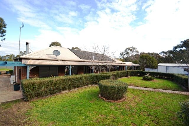 4 Dempsey Road, SEYMOUR VIC 3660, Seymour - Image 1