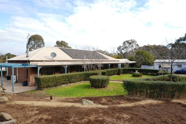 4 Dempsey Road, SEYMOUR VIC 3660, Seymour - Thumbnail 2
