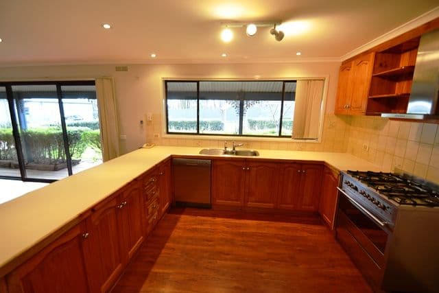 4 Dempsey Road, SEYMOUR VIC 3660, Seymour - Thumbnail 4