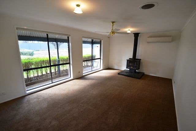 4 Dempsey Road, SEYMOUR VIC 3660, Seymour - Thumbnail 6