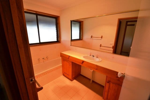 4 Dempsey Road, SEYMOUR VIC 3660, Seymour - Thumbnail 8