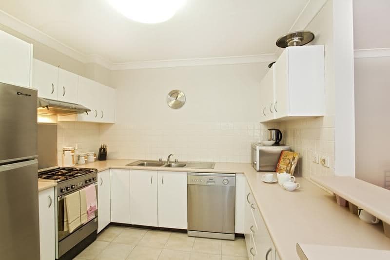 7 Mead Drive, CHIPPING NORTON NSW 2170, Chipping Norton - Thumbnail 4