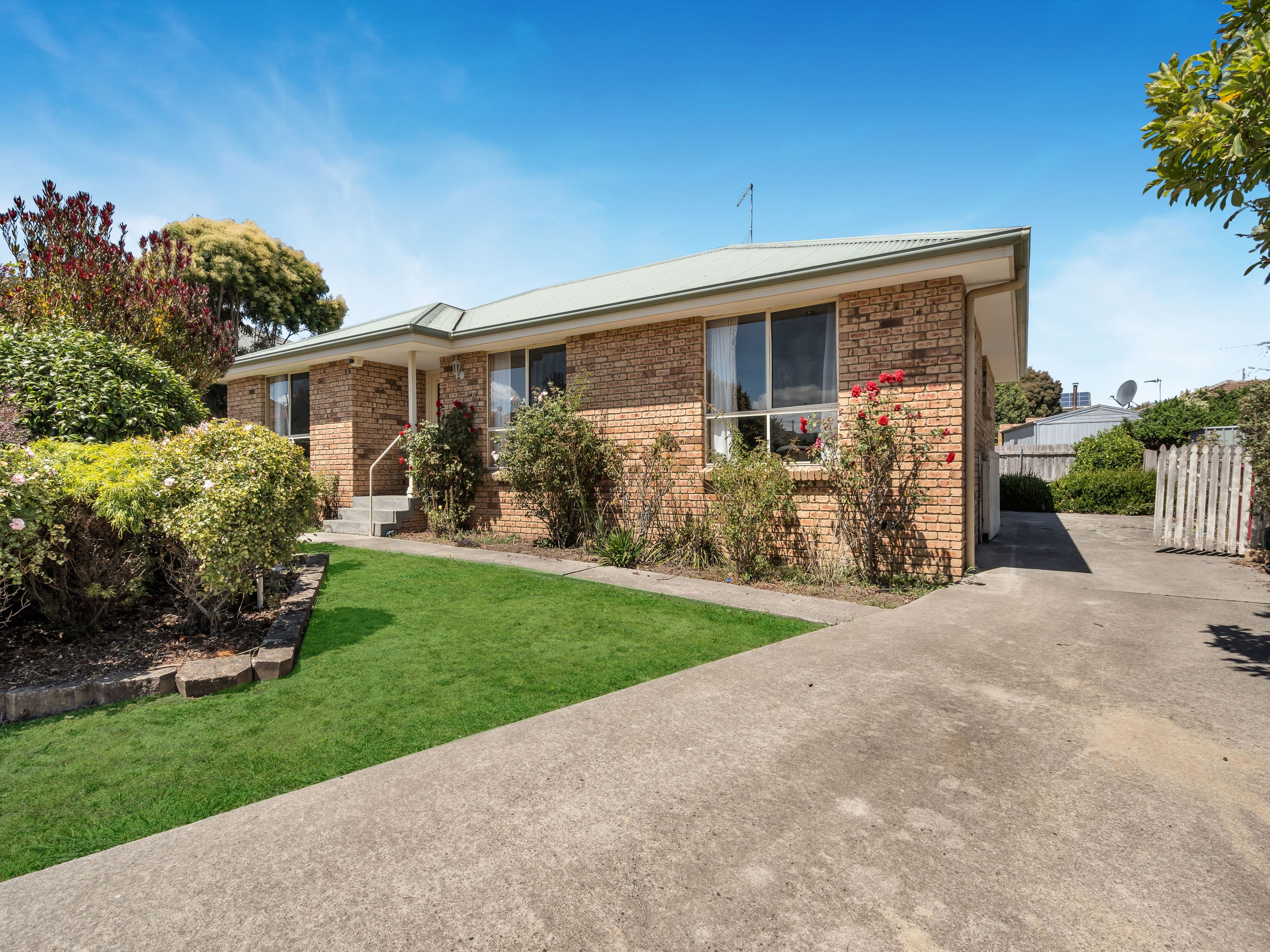 27 Rothesay Close, Newnham TAS 7248, Newnham - Thumbnail 2