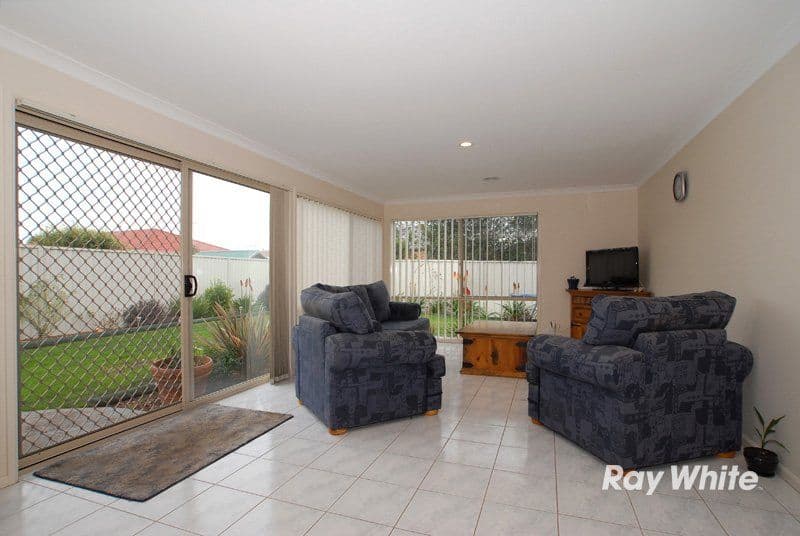 5 Pellenor Lane, CRANBOURNE VIC 3977, Cranbourne East - Thumbnail 2