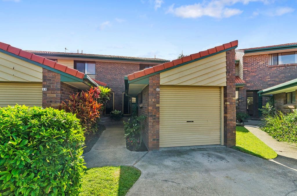 5 Galeen Drive, Burleigh Waters QLD 4220, Burleigh Waters - Thumbnail 2