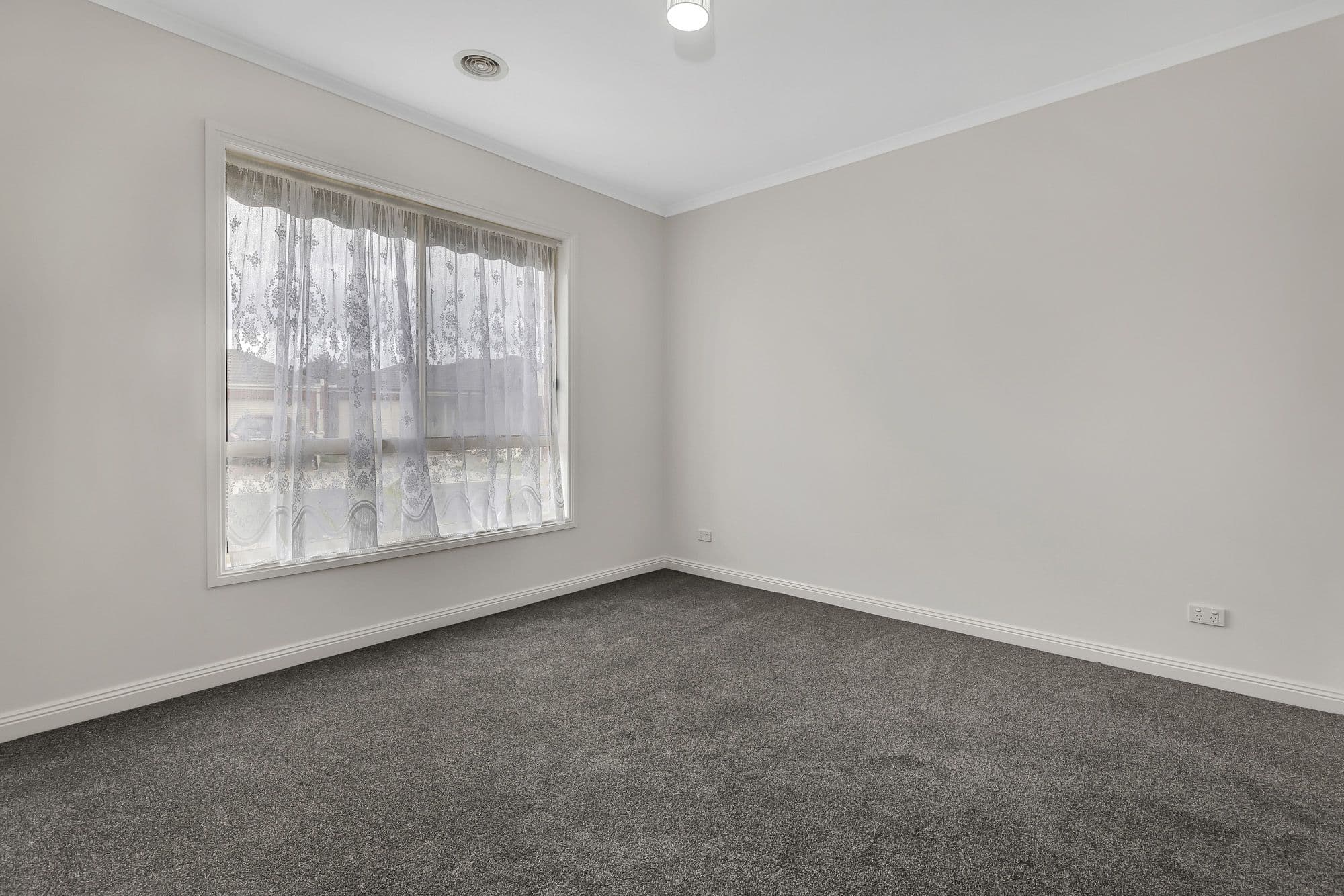 122 Rosella Avenue, Werribee VIC 3030, Werribee - Thumbnail 2